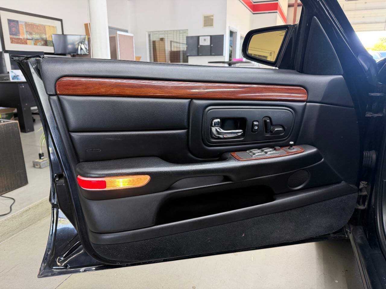Used 1998 Cadillac De Ville FWD image 10