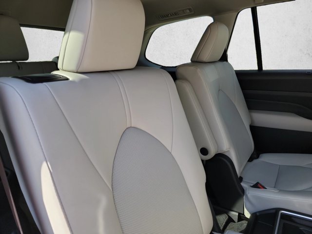 Used 2026 Toyota Grand Highlander AWD image 22