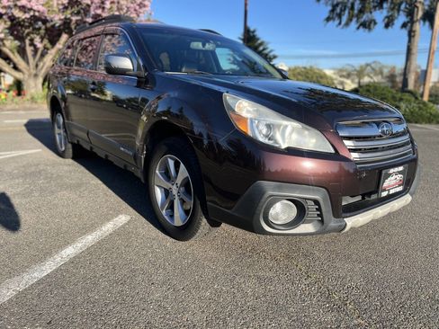 Used 2013 Subaru Outback 2.5i Limited AWD/4WD image 3