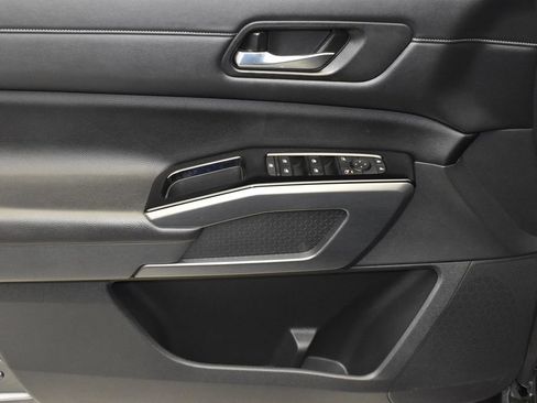Used 2022 Nissan Pathfinder SL w/ SL Premium Package AWD/4WD image 12