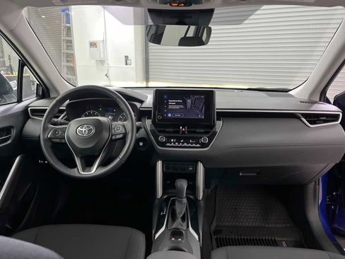 Used 2024 Toyota Corolla Cross LE image 10