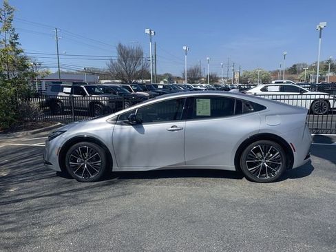 Used 2024 Toyota Prius XLE image 5