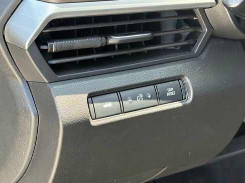 Used 2025 Nissan Altima 2.5 SV FWD image 6