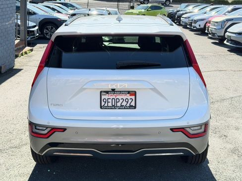 Used 2023 Kia Niro Wave image 6