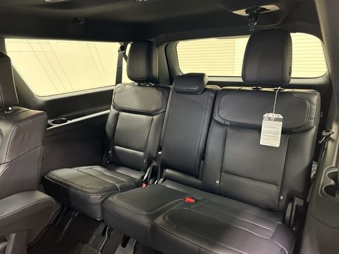 New 2025 Ford Expedition Max Platinum w/ Stealth Performance Package image 31