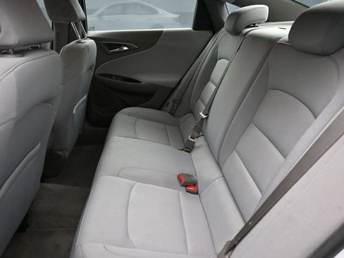 Used 2021 Chevrolet Malibu LS FWD image 17