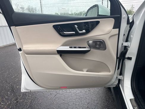 Used 2023 Mercedes-Benz GLC 300 4MATIC image 14
