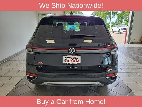 Used 2025 Volkswagen Taos SE AWD/4WD image 5