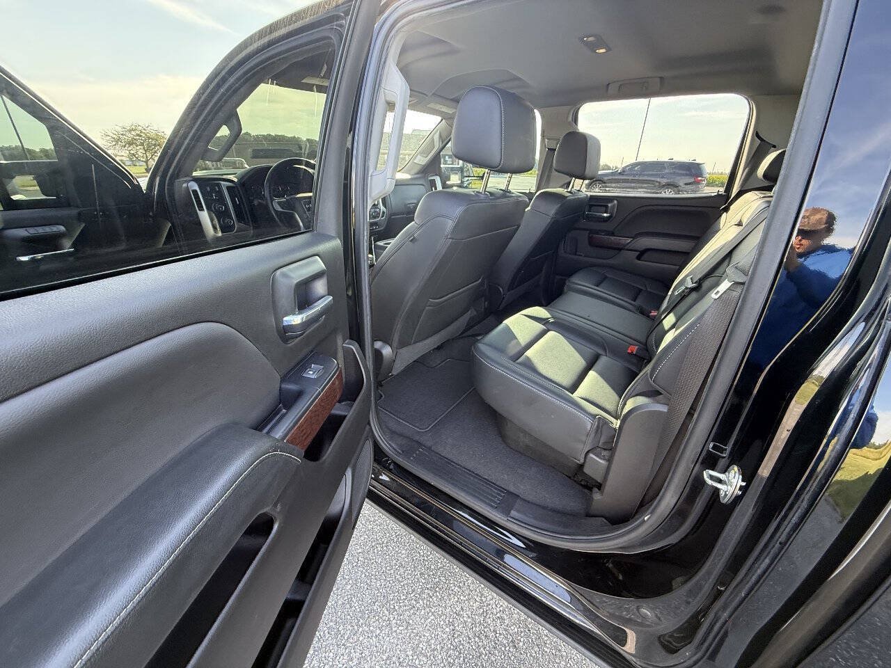 Used 2019 GMC Sierra 2500 SLT w/ Duramax Plus Package AWD/4WD image 13