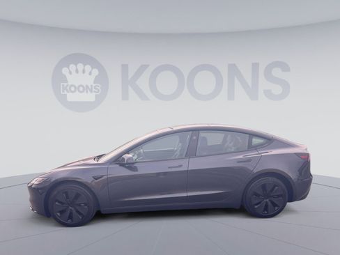 Used 2024 Tesla Model 3 Standard Range image 2