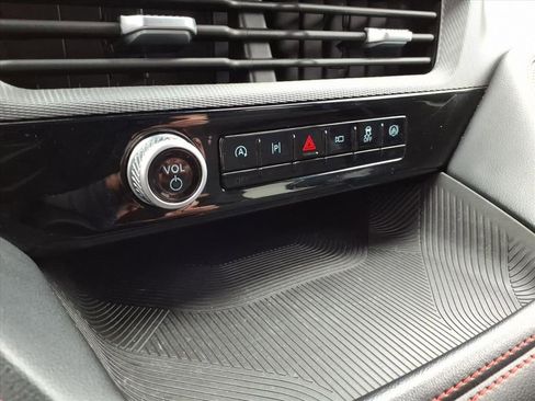 Used 2025 Ford Explorer ST-Line image 19