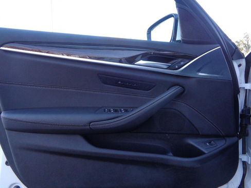 Used 2021 BMW 530i xDrive w/ Convenience Package image 15