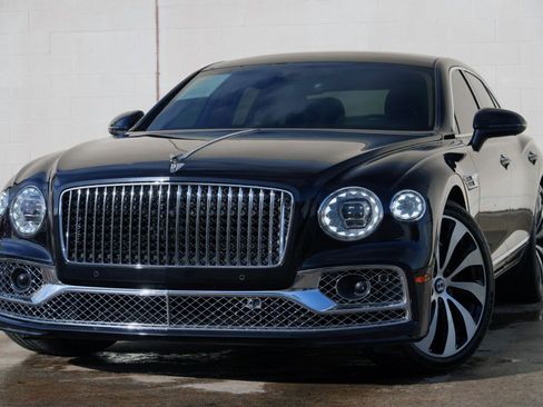 Used 2023 Bentley Flying Spur Azure AWD/4WD image 3