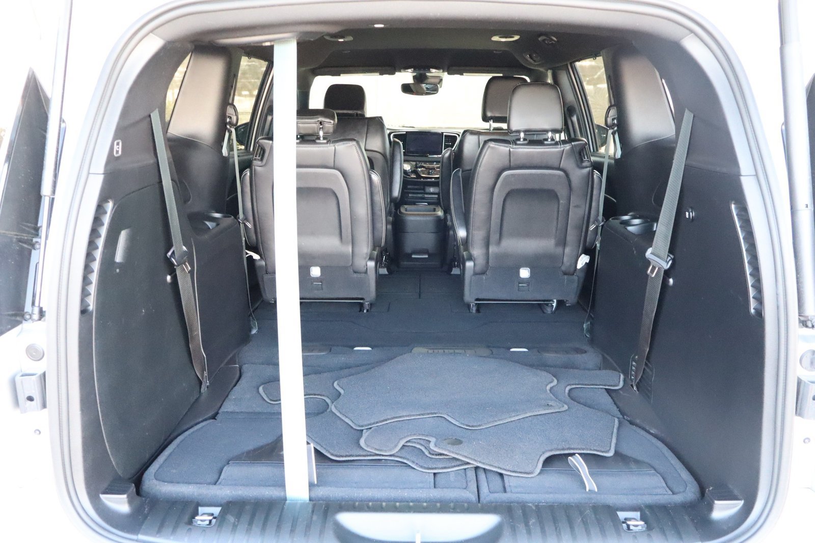 Used 2026 Chrysler Pacifica Select FWD image 38
