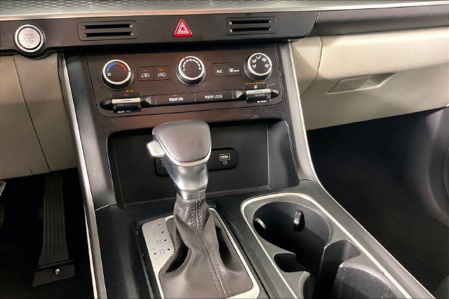 Used 2022 Kia Carnival LX FWD image 8