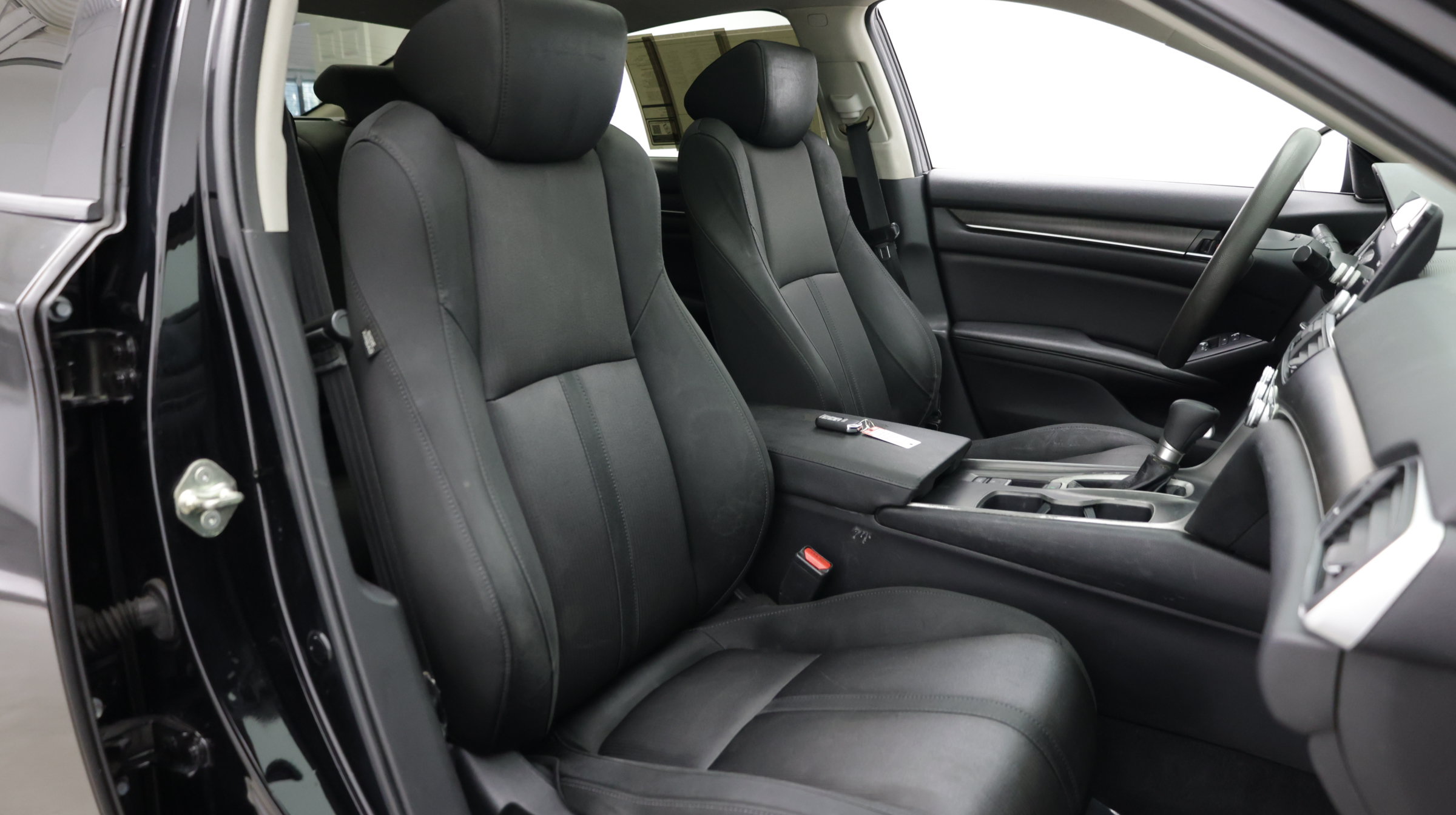 Used 2019 Honda Accord EX image 37
