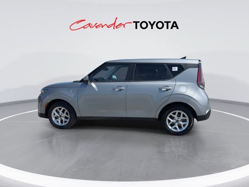 Used 2025 Kia Soul LX w/ LX Technology Package FWD image 5