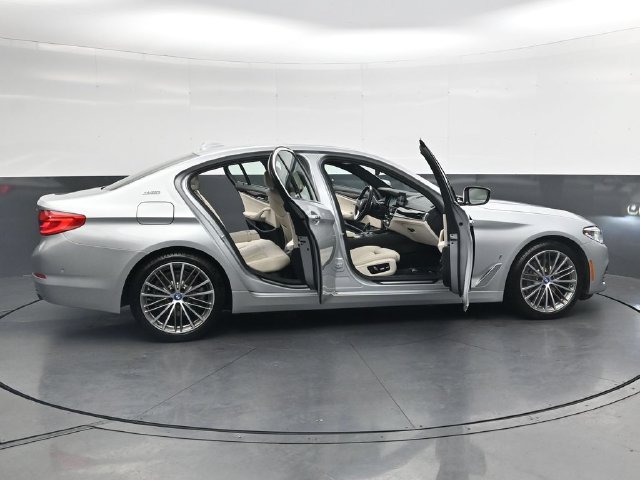 Used 2018 BMW 530e RWD image 37