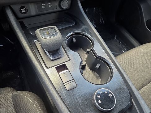 Used 2025 Nissan Rogue SV AWD/4WD image 31