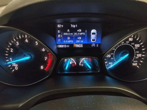 Used 2017 Ford Escape SE w/ Equipment Group 201A FWD image 23