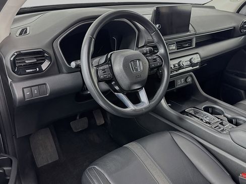 Certified 2023 Honda Pilot Touring image 9