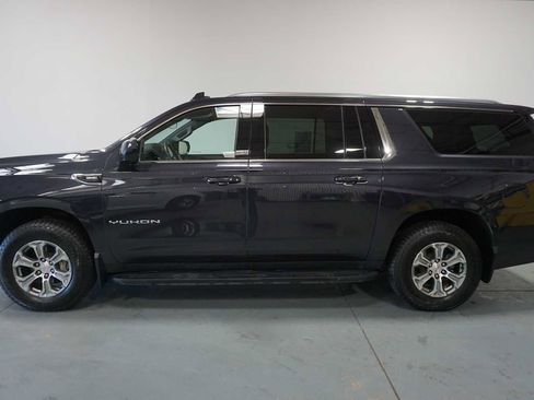 Used 2024 GMC Yukon XL SLE image 2