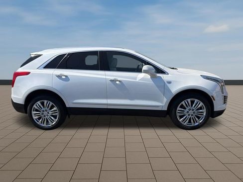 Used 2017 Cadillac XT5 Premium Luxury FWD image 8