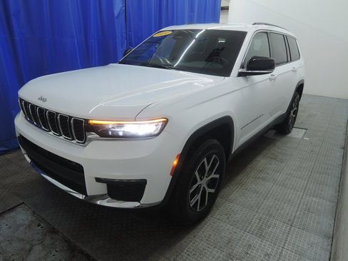 Used 2024 Jeep Grand Cherokee L Limited AWD/4WD image 3