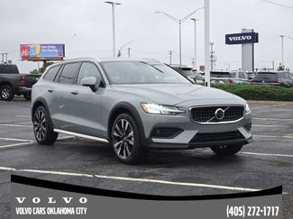Certified 2025 Volvo V60 B5 Cross Country Ultra AWD/4WD video 2