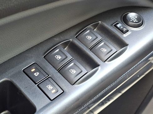 Used 2022 Chevrolet Colorado Z71 AWD/4WD image 22