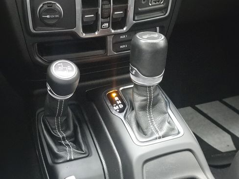 Used 2021 Jeep Wrangler Unlimited Sahara image 30