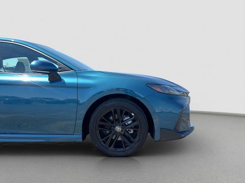 Used 2025 Toyota Camry SE w/ Convenience Package image 23