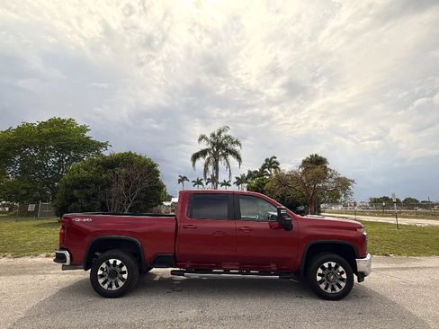Used 2022 Chevrolet Silverado 2500 LT w/ Convenience Package AWD/4WD image 7