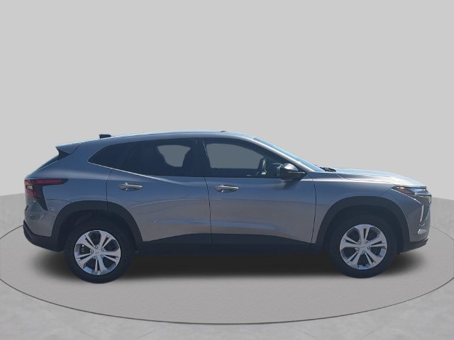 Used 2026 Chevrolet Trax LS FWD image 7