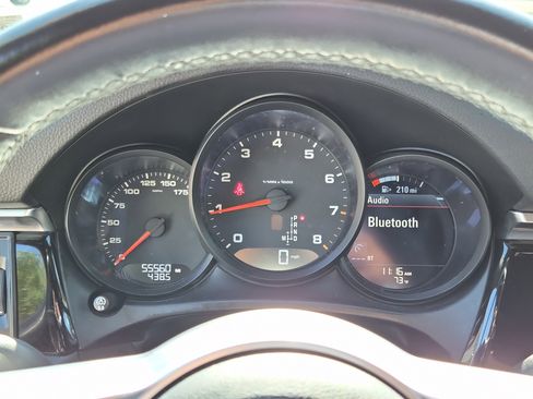 Used 2020 Porsche Macan image 25