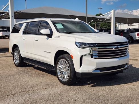 Used 2024 Chevrolet Suburban High Country AWD/4WD image 3