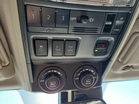 Used 2023 Toyota 4Runner TRD Off-Road Premium w/ Moonroof Package AWD/4WD image 34