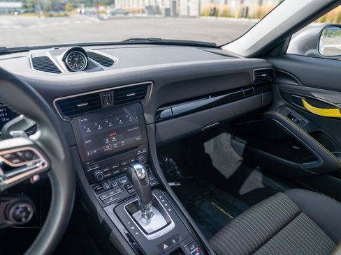 Certified 2019 Porsche 911 Carrera T RWD image 17