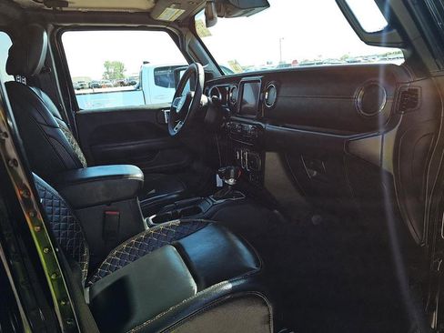 Used 2023 Jeep Wrangler Unlimited Sahara AWD/4WD image 8