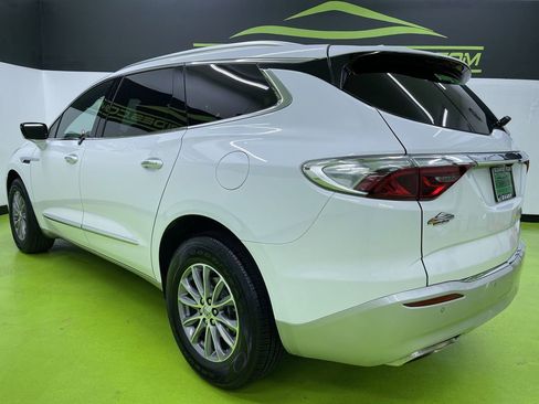 Used 2023 Buick Enclave Essence image 7