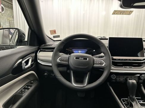 Used 2023 Jeep Compass Limited AWD/4WD image 15