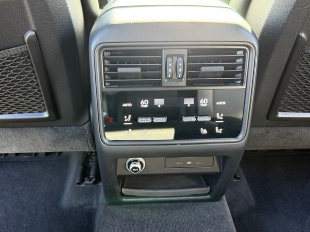 Used 2024 Porsche Cayenne AWD/4WD image 22