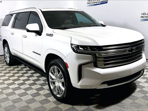 Used 2023 Chevrolet Suburban High Country AWD/4WD image 3