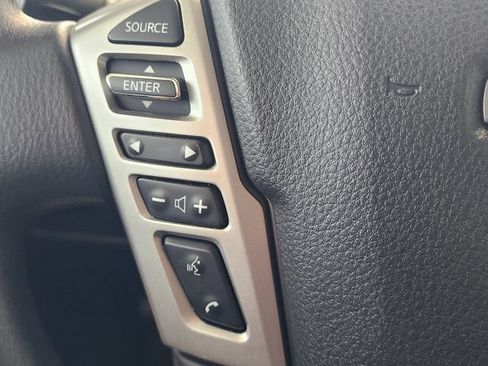 Used 2024 Nissan Titan SV AWD/4WD image 23