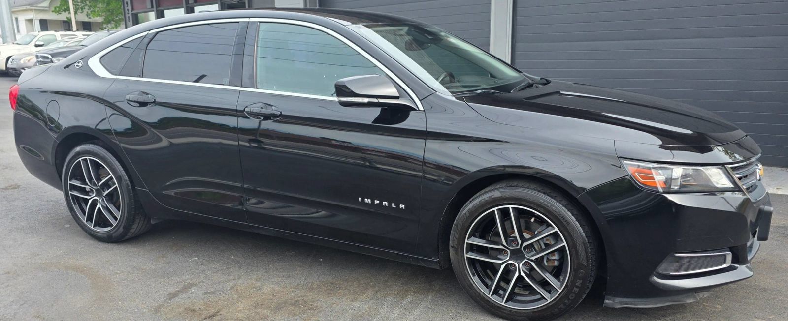 Used 2017 Chevrolet Impala LT w/ Convenience Package FWD image 4
