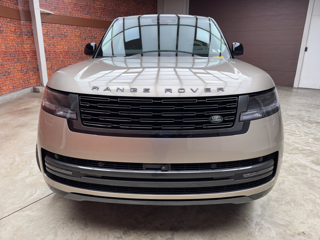 Used 2024 Land Rover Range Rover Long Wheelbase SE AWD/4WD image 8