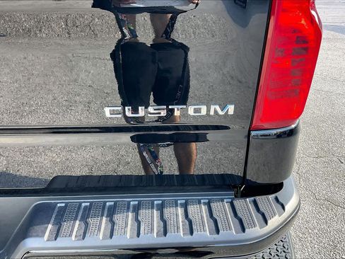 Used 2026 Chevrolet Silverado 1500 Custom image 9