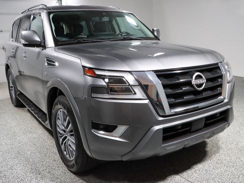 Used 2022 Nissan Armada SV w/ SV Appearance Package RWD image 5