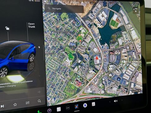 Used 2023 Tesla Model Y Long Range image 19