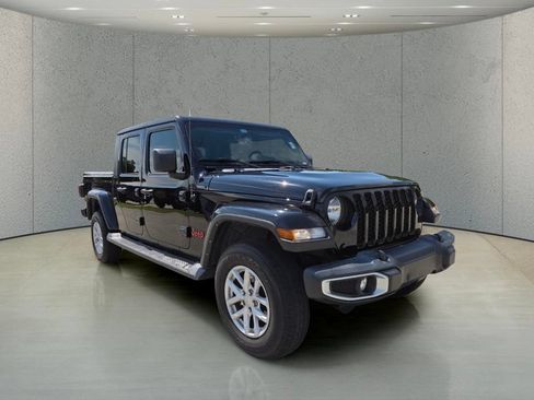 Used 2023 Jeep Gladiator Sport AWD/4WD image 12